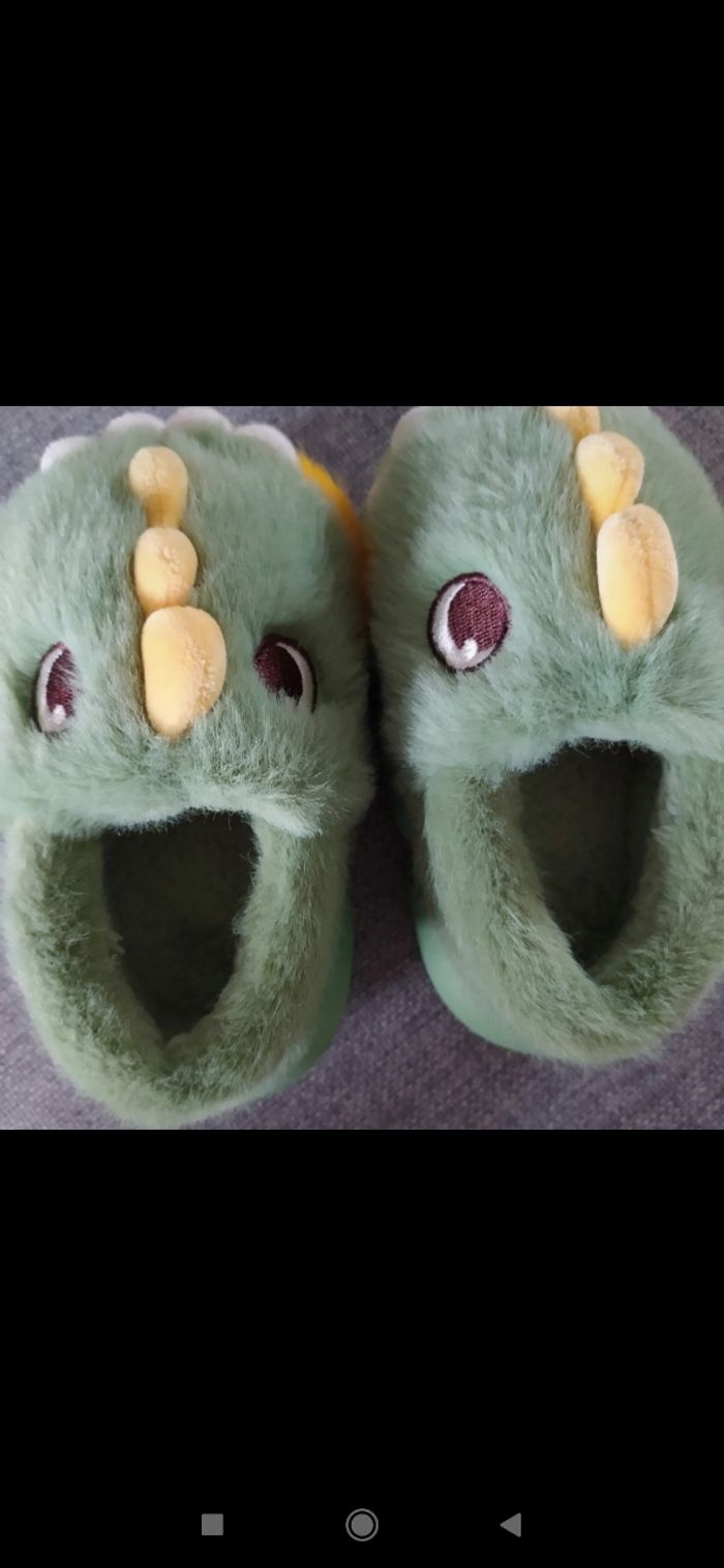Chaussons fourrés taille 22/23 - photo numéro 6