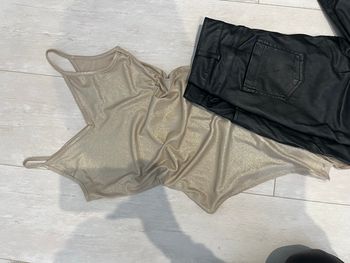 Body doré à paillettes