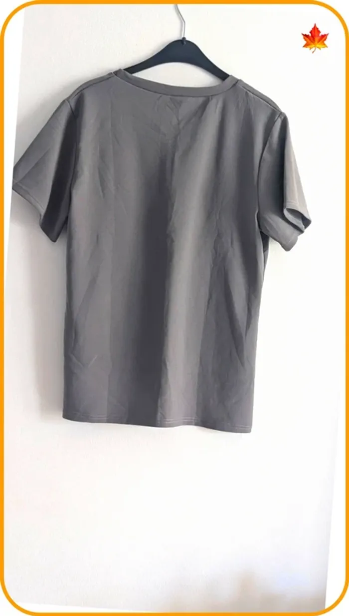 T-shirt femme motif neuf S/M - photo numéro 2