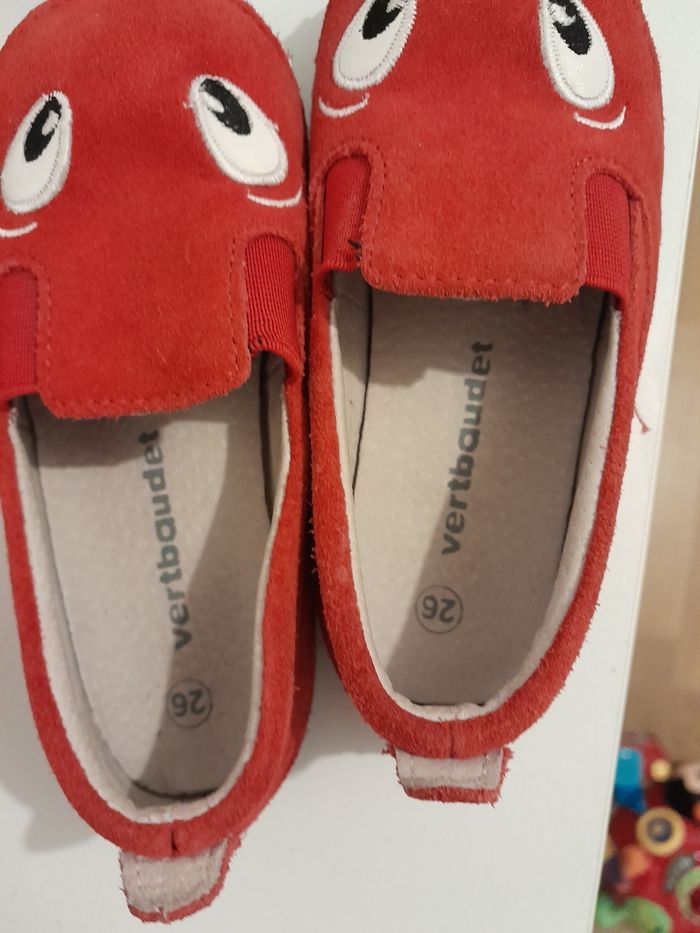 Chaussons rouge cuir t.26