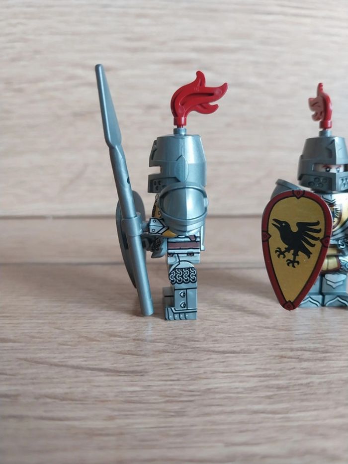Figurines type lego 2 soldats chevaliers Corbeaux - photo numéro 4
