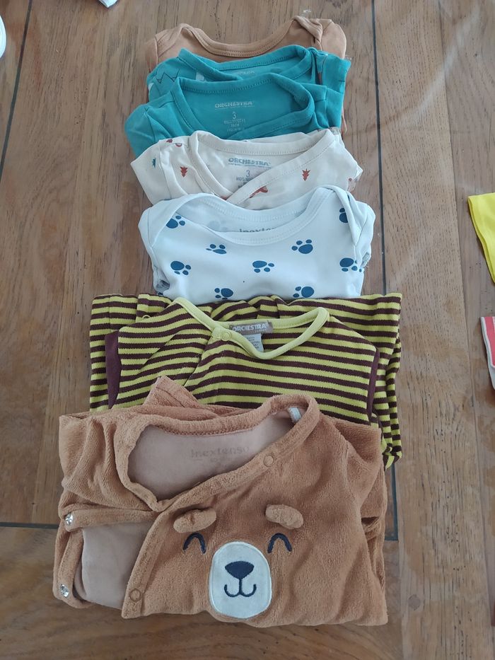 Lot de bodies et 2 pyjamas 3 mois