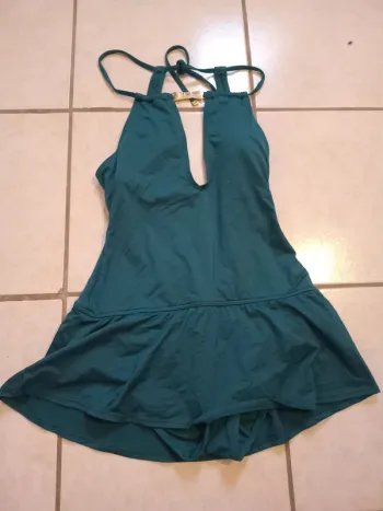 Maillot de bain 1 pièce jupe Kate spade taille S vert