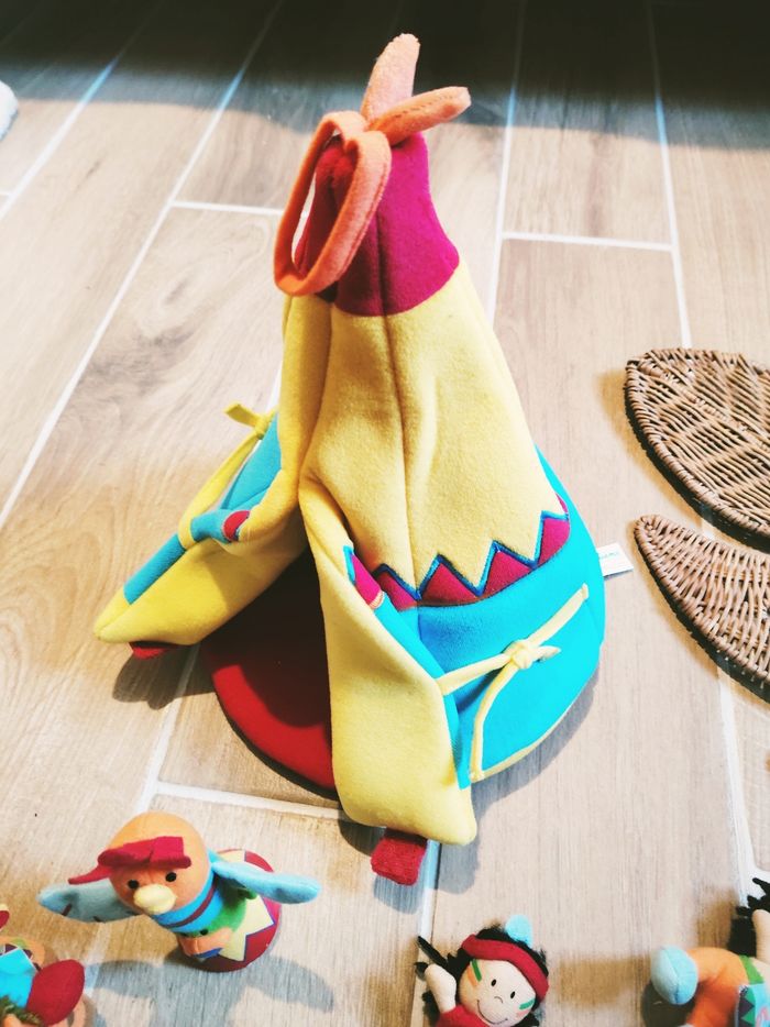 🏹Tipi et personnages/figurines Indiens numérotés en peluche marque Lilliputiens - photo numéro 5