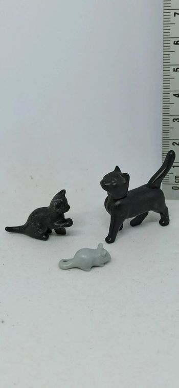 Chat noir avec chaton et souris playmobil