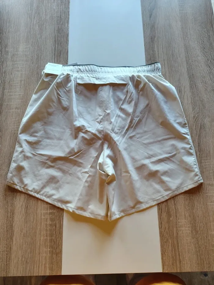 Short Running Nike Dri-Fit Race - photo numéro 2