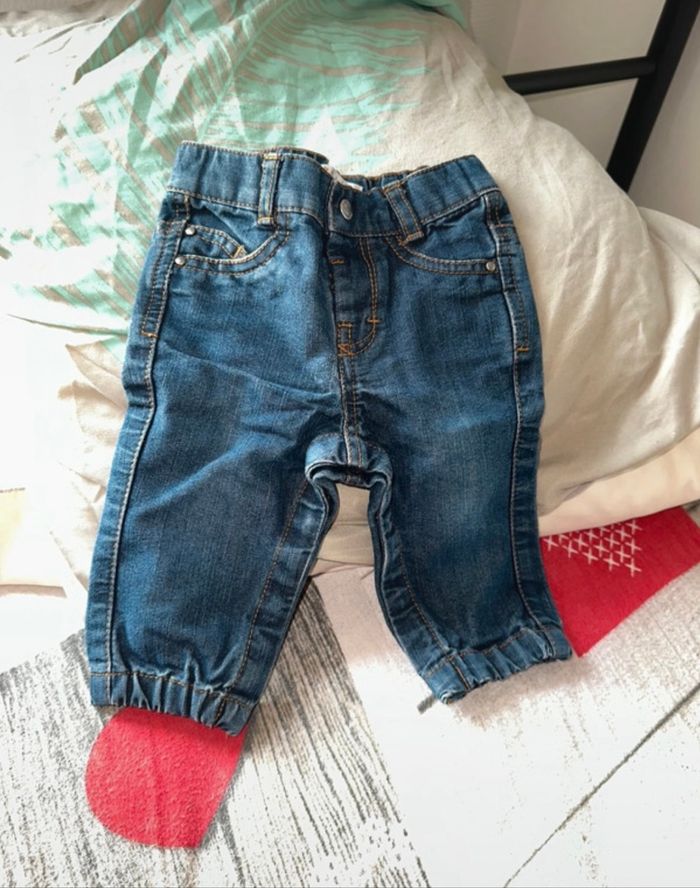 Jeans bb garçon taille 3 mois🐼
