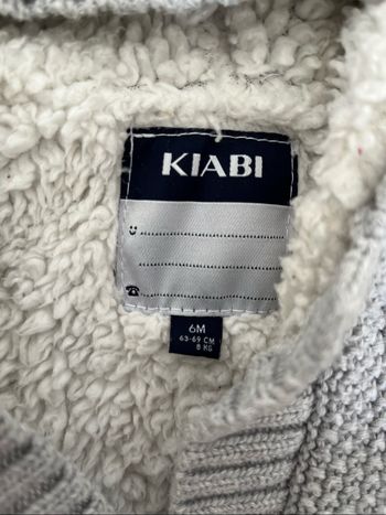 Veste polaire à grosse mailles.