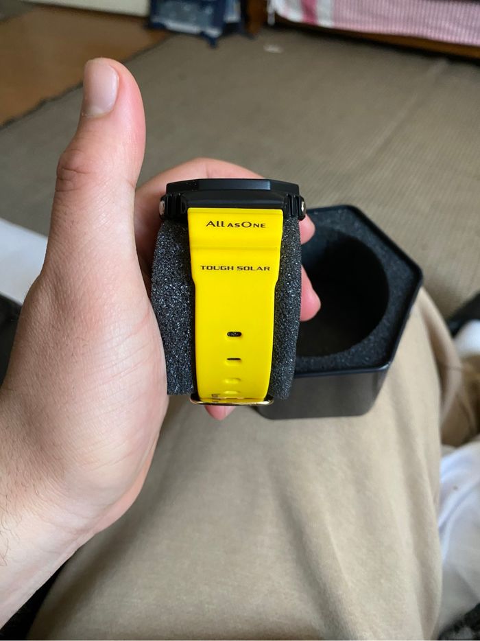 Montre G Shock jaune noire - photo numéro 2