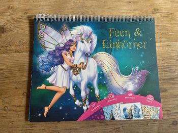 Livre autocollants/coloriage Fée et Licorne