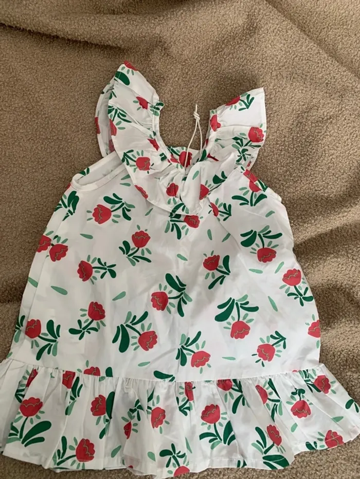 robe fille avec fleurs - photo numéro 4