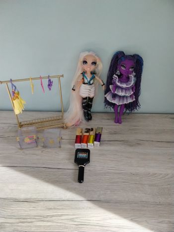 Lot rainbow high Monique Verbana et studio Amaya Raine 