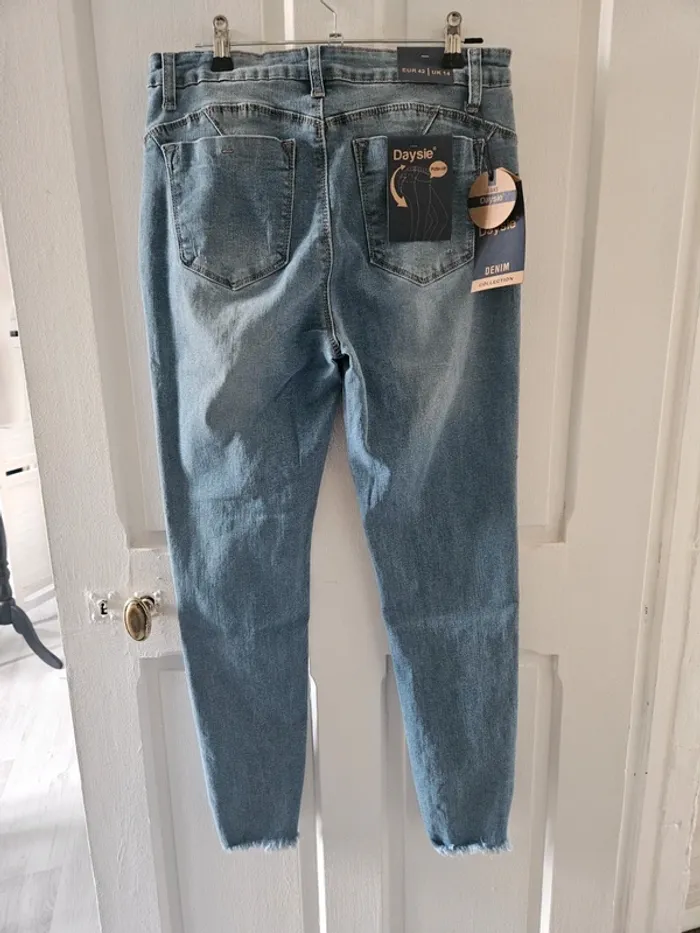 Jean push up T.42 - photo numéro 4