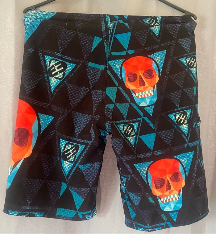 Short »Freegun »motifs têtes de mort - photo numéro 2