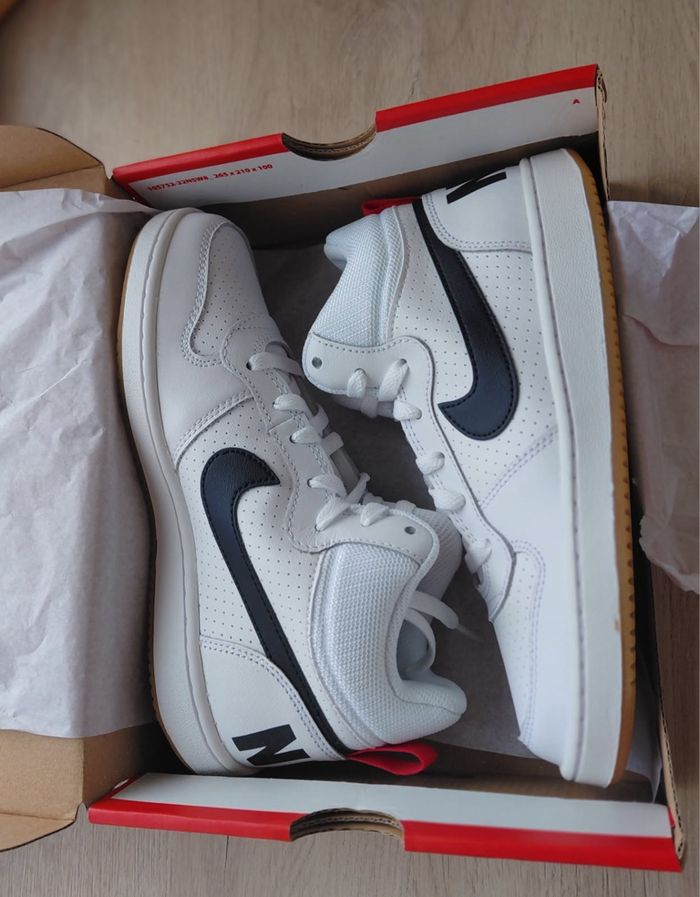 Baskets Nike neuves 38 - photo numéro 3