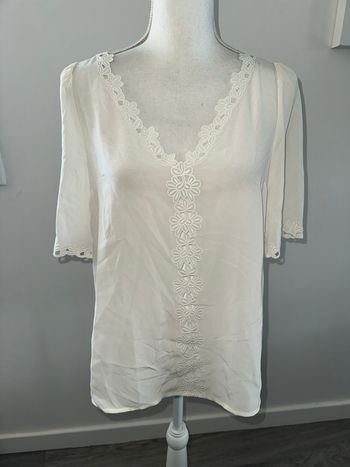 Blouse en soie blanc crème et broderies Sézane T34 XS