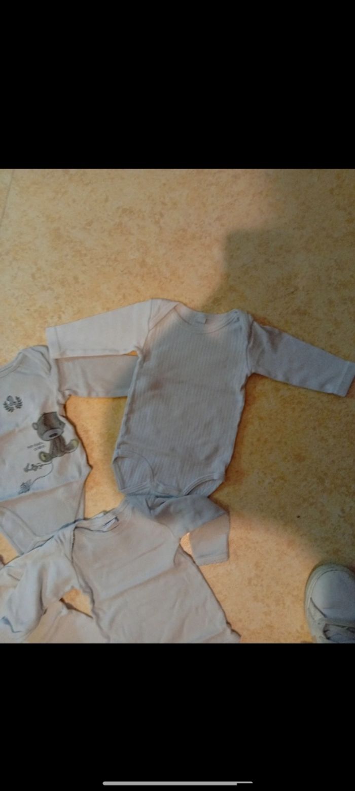 Lot de 7 body taille 6 mois - photo numéro 5