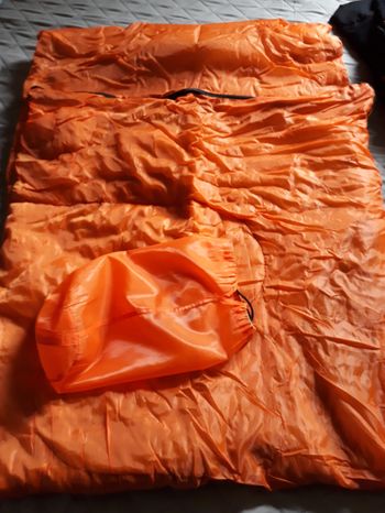 Sac de couchage 1personne  naturelle jamais  été utilisé