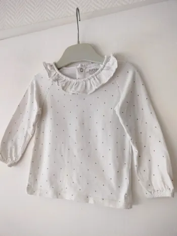 (a) t-shirt blanc à pois + col Kiabi 12mois