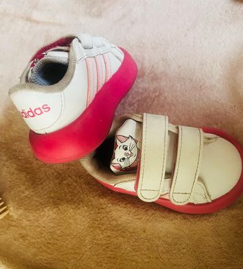 Basket bébé adidas taille 19
