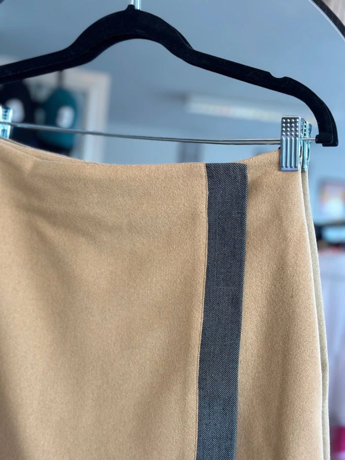 Jupe Fendi modèle vintage en laine camel,taille 38 - photo numéro 2