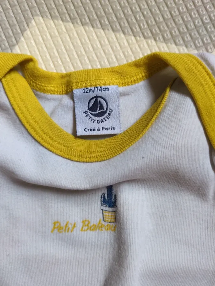 Lot bodys Petit Bateau 12 mois - photo numéro 4