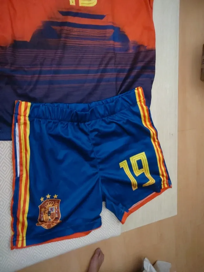 Ensemble foot all Espagne yamal 14 ans - photo numéro 3