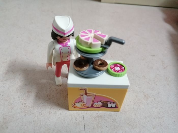 Playmobil 9097 Pâtissière avec gâteaux city life