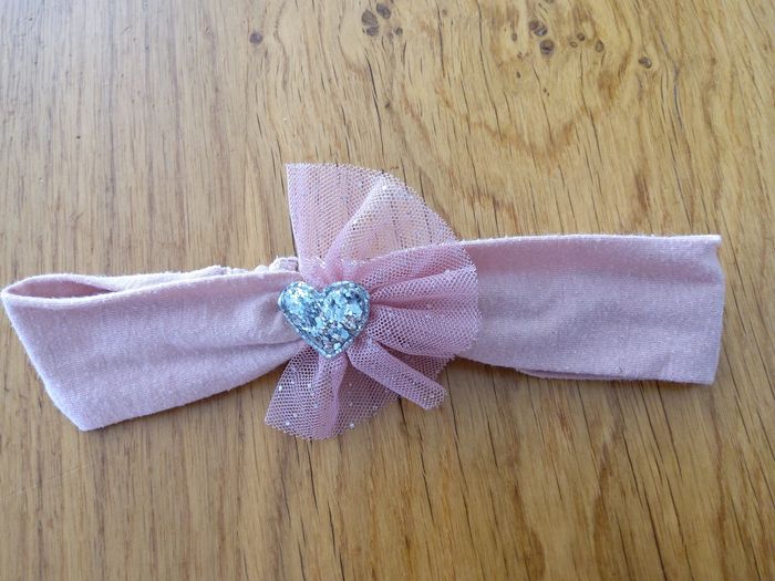 Bandeau rose poudré cœur argenté - photo numéro 2