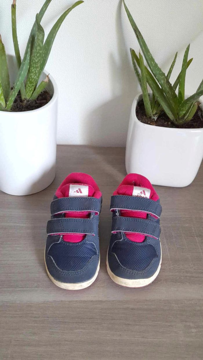 Baskets Adidas pointure 21 - photo numéro 2