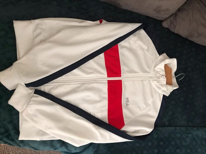 Veste de sport homme taille s couleur blanc et rouge marque fila très bon état. - photo numéro 4