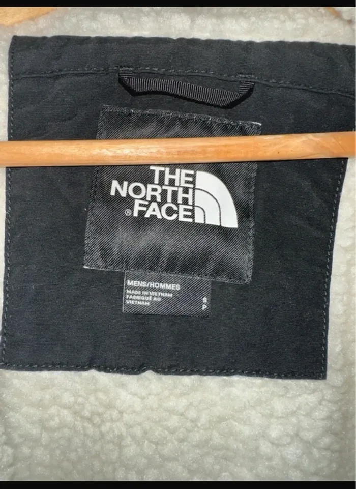 Parka noir et blanche très chaude intérieur sherpa capuche amovible The North Face - photo numéro 7