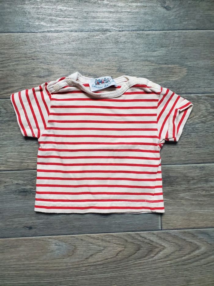 T-shirt taille 3 mois bon état