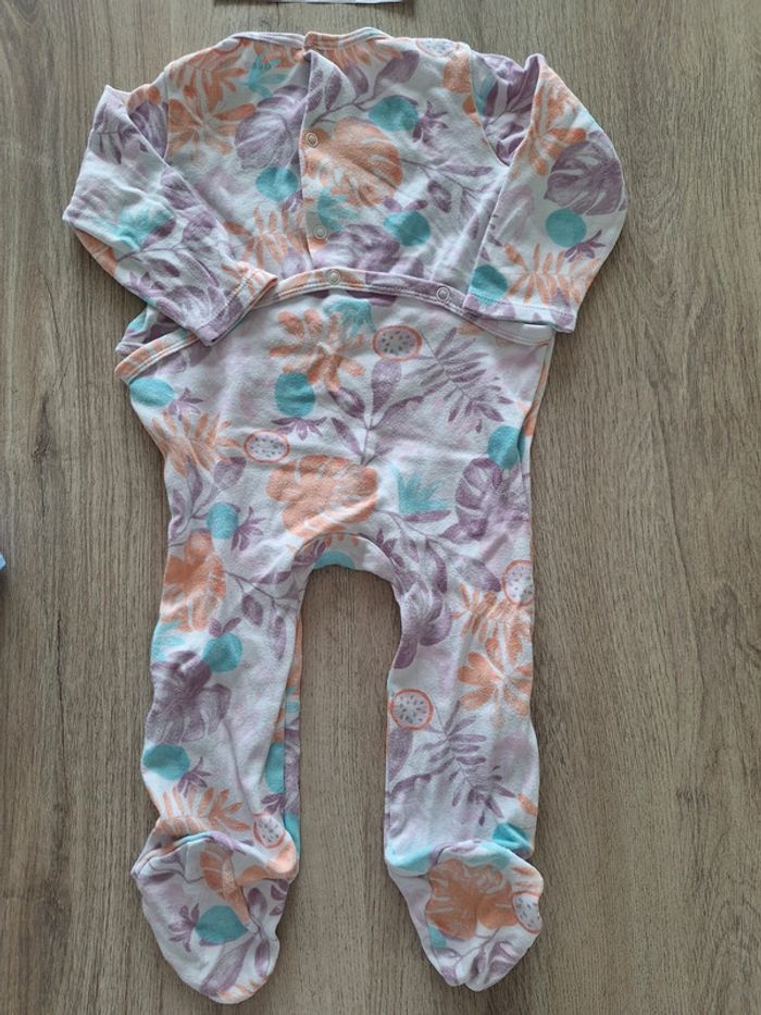 Lot 2 pyjamas fin 18 mois - photo numéro 4