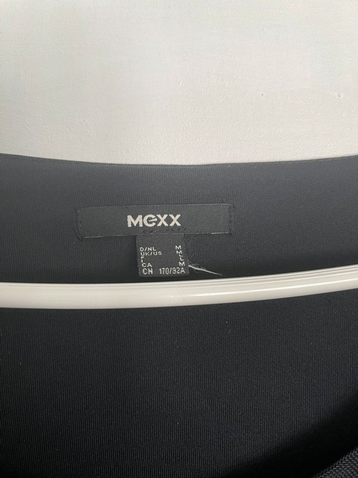 Robe noir - photo numéro 3