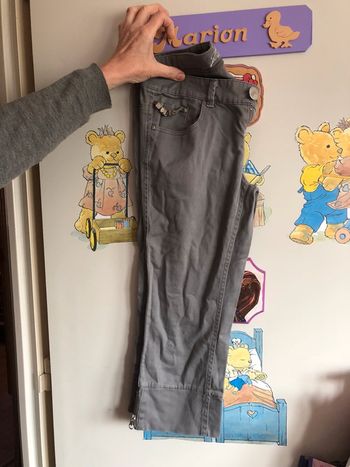 Pantacourt gris, taille 36, marque Jennyfer.