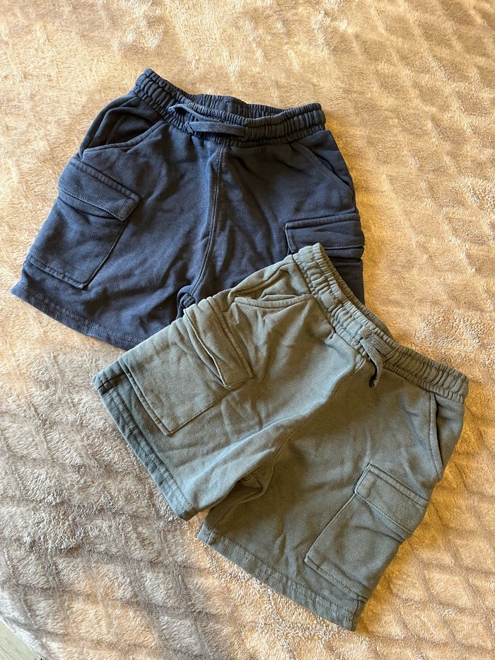 Lot de 2 shorts Zara T.18-24 mois