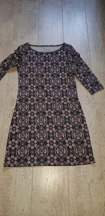 Robe motifs fleurs manches 3/4