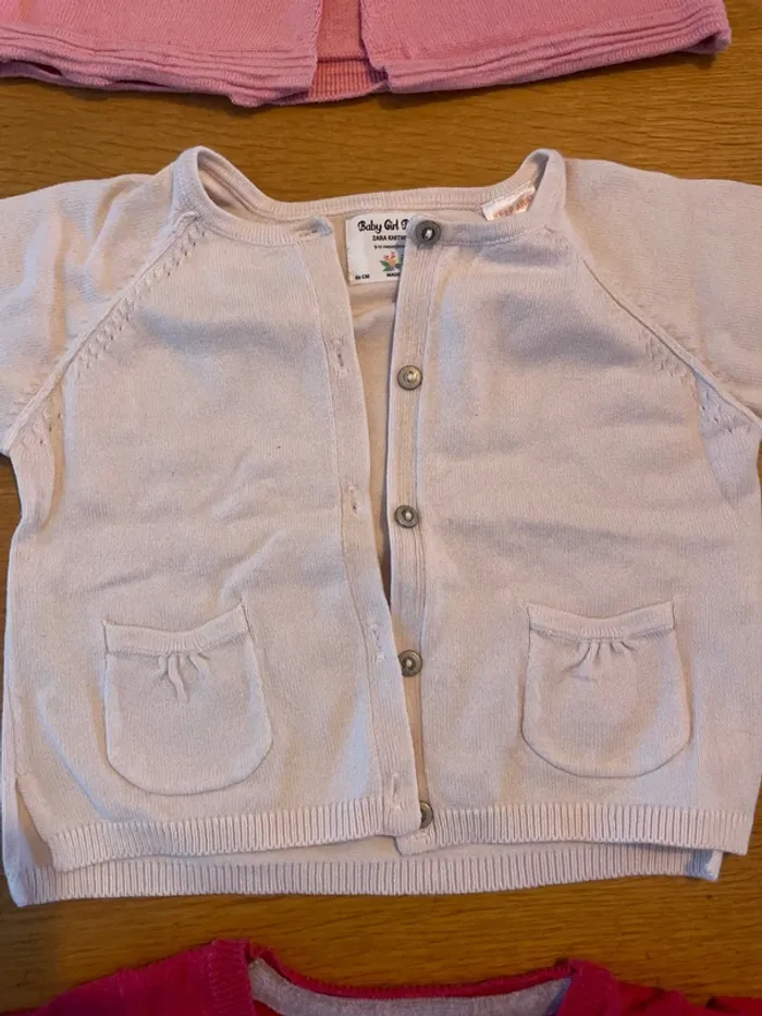 3 gilets fille 12 mois - photo numéro 3