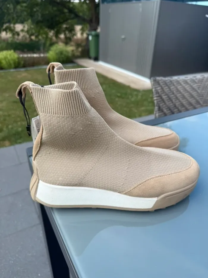 Basket Zara chaussettes beige - photo numéro 2