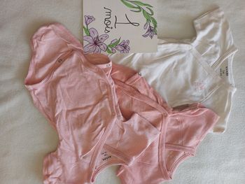 Lot bodies 1 mois
