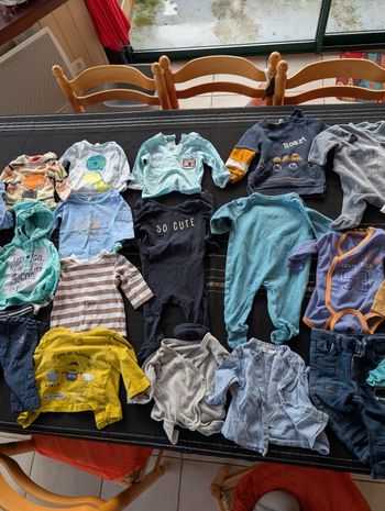 Lot bébé 3 mois bon état 