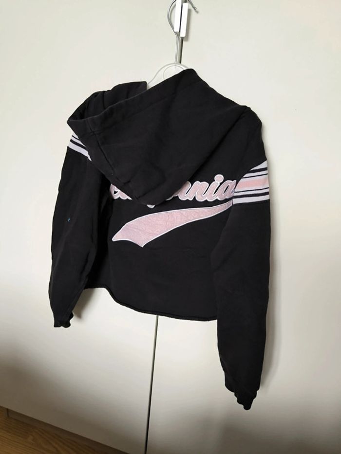 Sweat Jennifer - photo numéro 3