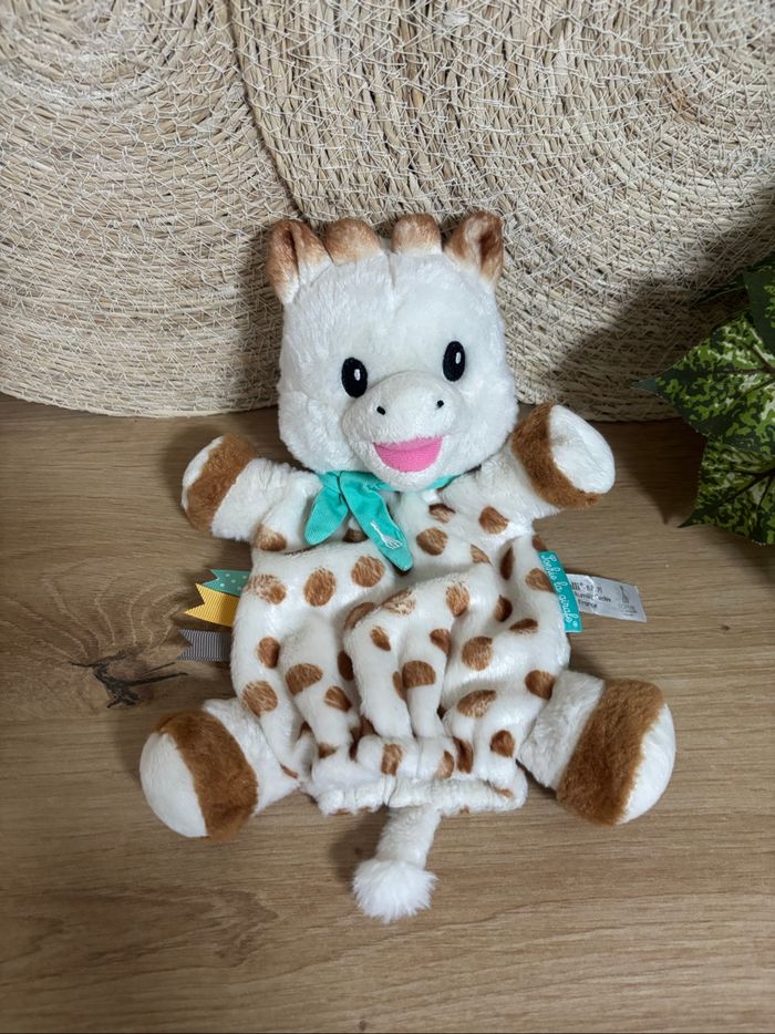 Neuf doudou marionnette Sophie la girafe vulli - photo numéro 2