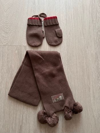 Écharpe et gants bébé