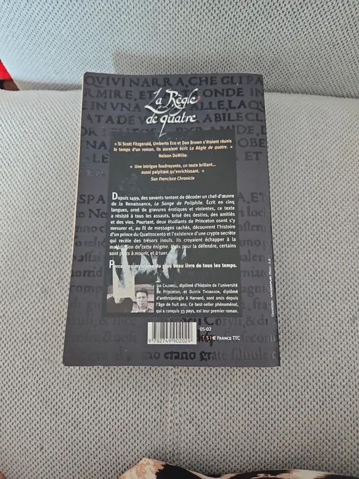 Livre la règle de quatre - photo numéro 2