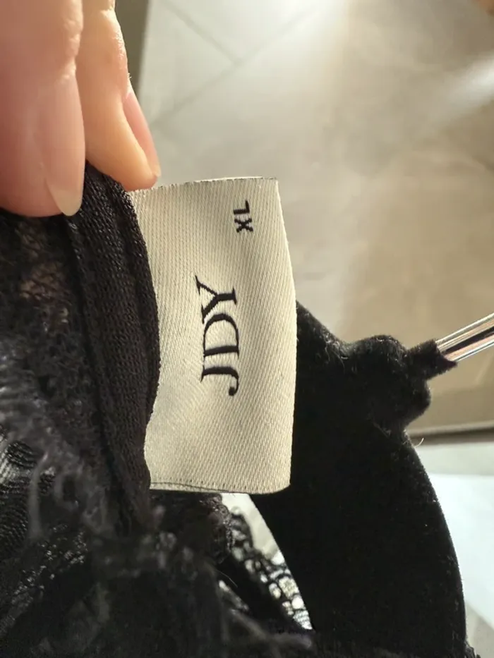 Jolie blouse noire dentelle JDY xl - photo numéro 5