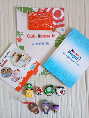 Lot de divers articles Kinder 