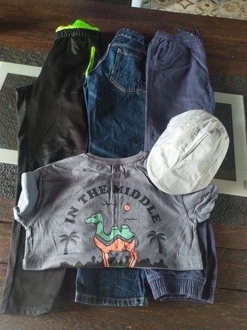 Lot 3 pantalons + tshirt + casquette garçon 10 ans