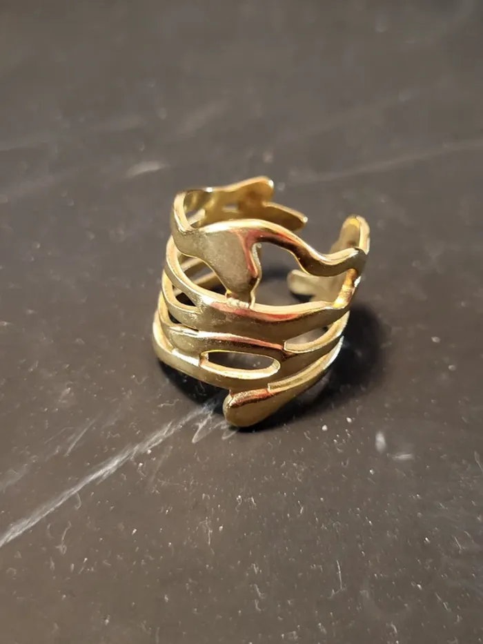 Bague en acier inoxydable doré avec arabesque